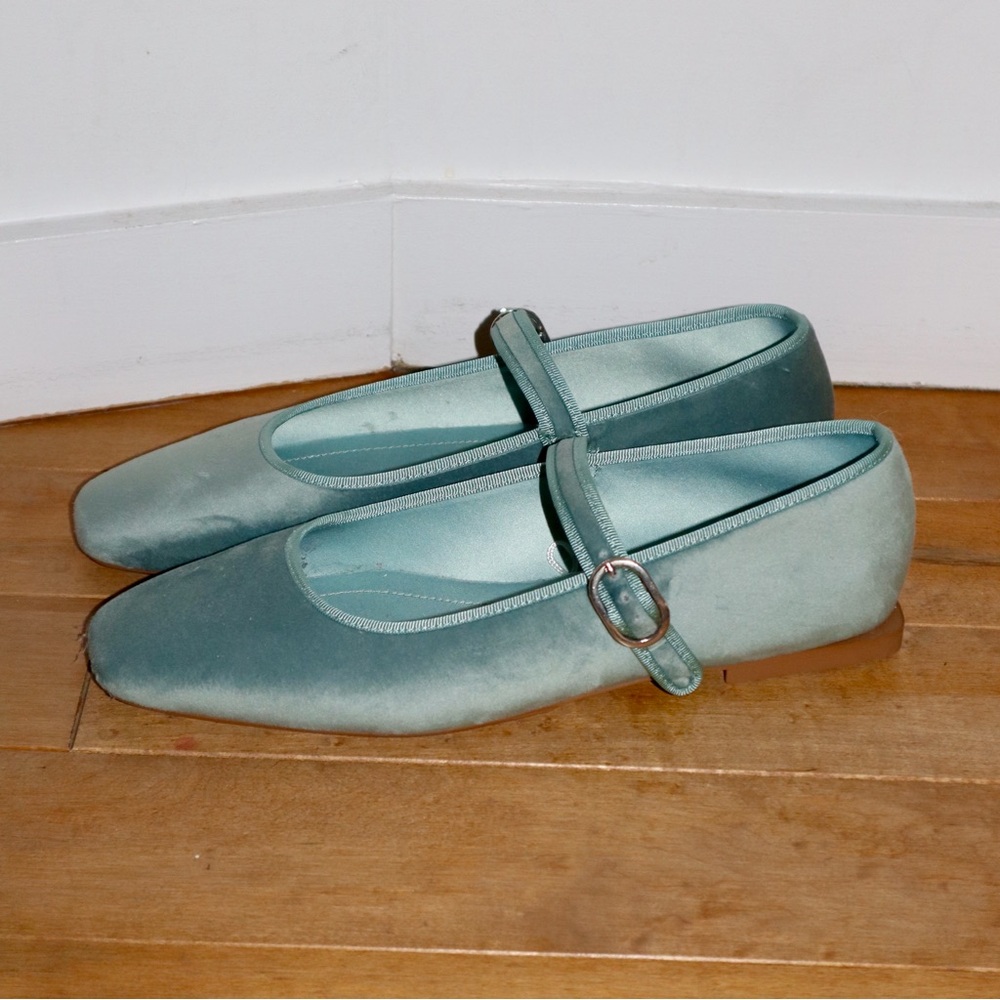 Zara Green Velvet Flats Versatile Loafers